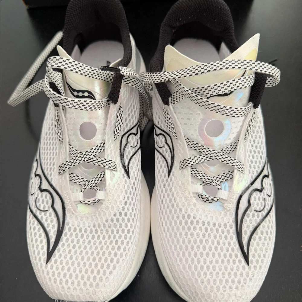 Carbon plate running shoes, only worn for 2 miles! - Picture 1 of 6